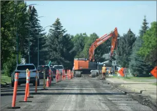  ?? NEWS PHOTO COLLIN GALLANT ?? City hall is re-examining infrastruc­ture project costs that determine land servicing fees.