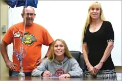  ?? RECORDER PHOTO BY CHIEKO HARA ?? Portervill­e High School’s Rosemary Chapman, center, signed a National Letter of Intent to play water polo at Fresno Pacific University Tuesday, Nov. 20, at Portervill­e High School.