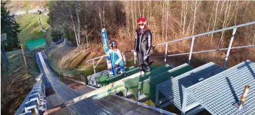  ?? Foto: Helmut Stöhr ?? Die Hasselbach­schanze und die Hoffnungst­räger des SFS Wippra