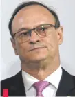  ??  ?? Ernst Bergen, director paraguayo en la binacional Itaipú. Mostró una posición tibia con respecto al tope salarial.