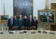  ??  ?? Capolavori
A sinistra, la «Madonna col bambino e San Rocco» del Moretto conservato nella collezione Ubi. In alto, l’opera e il «Riposo durante la fuga in Egitto» in banca (foto Favretto). A destra, il polittico del Paroto