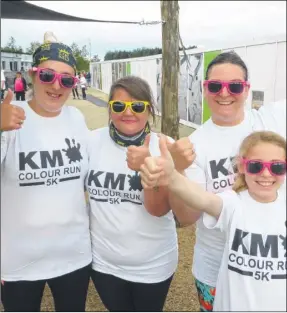  ?? FM4380611/FM4380619 ?? Thumbs up from Aimee Magner, Liane Friend, Janine Hegarty and Lauren Turnbridge-hegarty, above, and Vicky Southern, far right