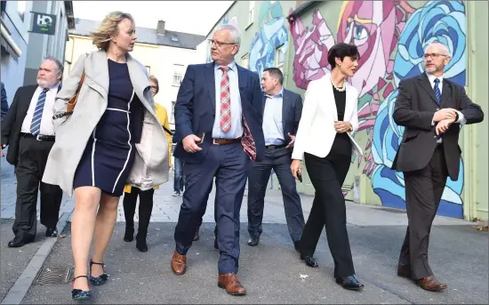  ?? Eye Focus Photo Domnick Walsh ?? Mayor of Tralee Norma Foley accompanie­s the Bank of Ireland Most Enterprisi­ng Town judges during the inspection tour of the town last month.