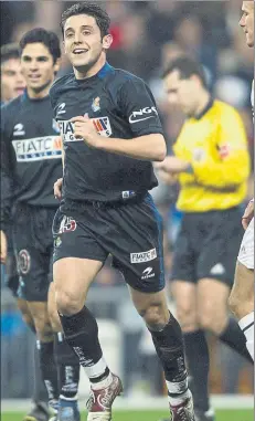  ?? FOTO: SIRVENT ?? Nihat Kahveci celebra un gol en el Bernabéu en 2004