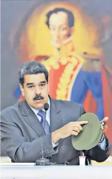  ??  ?? ► El Presidente Nicolás Maduro habló ayer en cadena obligatori­a de radio y televisión.