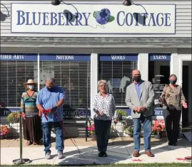 ?? PILOT NEWS GROUP / JAMIE FLEURY ?? Blueberry Cottage Yarn & Wool held a yarn cutting ceremony on Wednesday to celebrate their successful opening in August. Shown in photo from left to right: Jeannette Teal, Terry Dumont, Susan Kessler, Mark Senter, and Connie Holzwart.