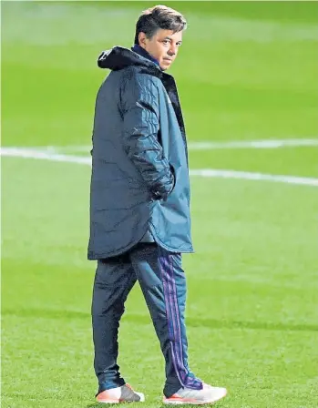  ?? M.CARROLL ?? Muñeco. Marcelo Gallardo, ayer, en el entrenamie­nto en Valdebebas.