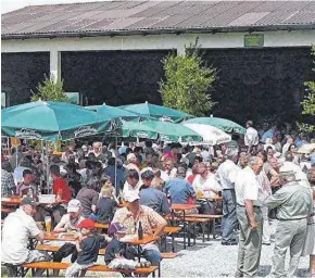  ?? FOTO: WACHTER, ?? Das Schuppenfe­st in Laubbach garantiert ein paar gemütliche Stunden.