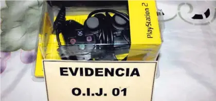  ?? OIJ ?? Este control de videojuego es evidencia de un caso por robo. El OIJ presentó la prueba a la Fiscalía. La sustracció­n de este tipo de bienes implicaría una contravenc­ión, pues no supera los ¢12.000 en el mercado.