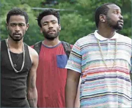  ??  ?? > ‘Atlanta’ es una serie exitosa que se estrenó en 2016 en Estados Unidos y que tiene confirmada una segunda temporada.
> Cuenta la historia de dos primos que se adentran en el mundo del rap en Atlanta, Georgia, y quienes al mismo tiempo desean...