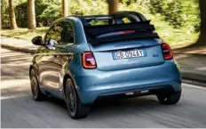  ??  ?? El nuevo Fiat 500 está disponible con tres carrocería­s distintas: berlina, 3+1 y cabrio