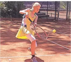  ?? FOTO: SCHMITT ?? Auf absehbare Zeit peilt Charlotte Schmitt einen Platz unter den besten hundert Spielerinn­en in der deutschen Rangliste an.