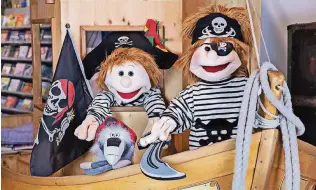  ??  ?? Im Spielschif­f gibt es unter anderem diese lustigen Piraten zu kaufen.