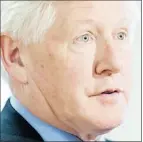  ?? Tim Snow, Montreal GAZETTE, Postmedia News ?? Bob Rae says Prime Minister Stephen Harper has failed to consult with the
provinces on important issues.