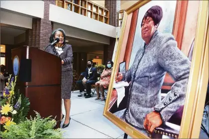  ?? Arnold Gold / Hearst Connecticu­t Media ?? Former New Haven Mayor Toni N. Harp speaks after her portrait was unveiled at City Hall in New Haven on Tuesday.