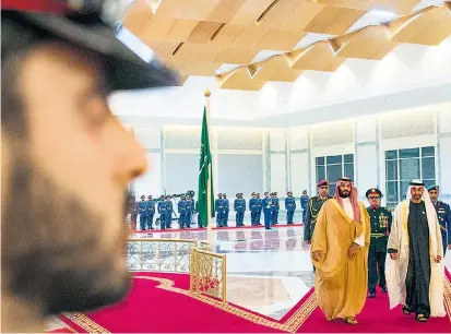  ??  ?? MbS und MbZ: Mohammed bin Salman empfängt Mohamed bin Zayed in Riad.