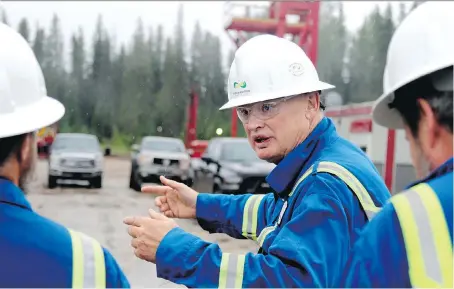  ?? JOCELYN TURNER ?? Then-Seven Generation­s CEO Pat Carlson speaks to guests on a tour some of its Grande Prairie, Alta.-area facilities in 2016. Carlson, who stepped down last month, says the natural gas industry has a bright future based on building LNG export facilities.