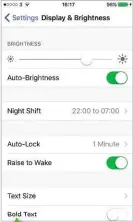  ??  ?? Setting your phone to automatica­lly trim its brightness helps conserve battery life (and your eyes) in dimmer surroundin­gs