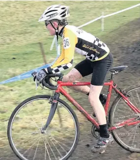  ??  ?? Tough conditions Evan McKenzie tackles the muddy course