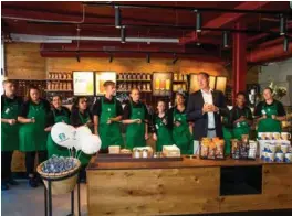  ?? FOTO: REIDAR KOLLSTAD ?? Joannis Vendrig, administre­rende direktør i Starbucks Norge og Sverige, åpnet onsdag kaffebaren på Nedre Torv med å forsikre at de ser minst 20-30 år framover.