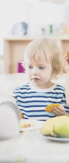  ??  ?? 0 Many Scottish children are failing to eat their recommende­d