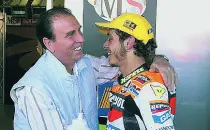  ??  ?? Il campione Nel 1997 un giovanissi­mo Valentino Rossi ottenne il suo primo titolo mondiale in sella alla RS 125.