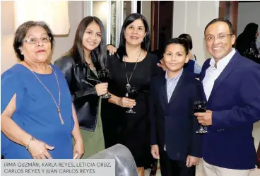  ??  ?? IRMA GUZMÁN, KARLA REYES, LETICIA CRUZ, CARLOS REYES Y JUAN CARLOS REYES