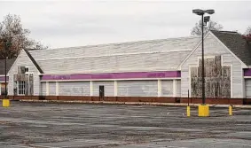  ?? Ned Gerard / CT Insider ?? The former Stop & Shop property on Madison Ave. in Bridgeport, Nov. 12, 2019.