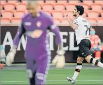  ?? FOTO: EFE ?? Gonçalo Guedes celebra su gol ante un abatido Rubén Martínez