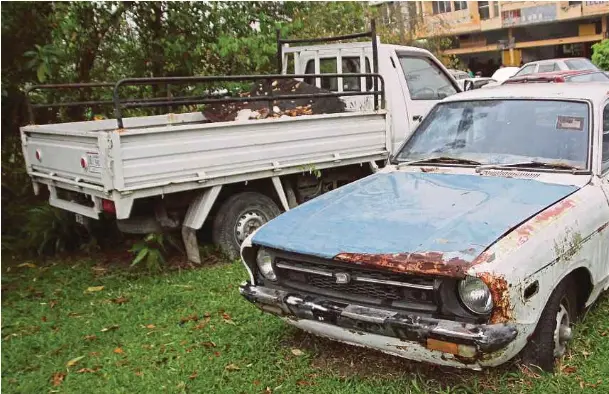 Kereta buruk jadi hiasan 'kekal' Taman Rasah Jaya ...