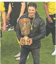  ?? FOTO: AP ?? Edin Terzic führte den BVB als Trainer zum Sieg im Dfb-pokal.