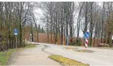  ??  ?? Vom Wanderpark­platz Neye-Talsperre an der K 13, der Egener Straße, auf Wipperfürt­her Gebiet. . .