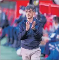  ??  ?? Pacheta, entrenador del Huesca.