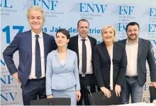  ?? APA ?? „Familienfo­to“in Koblenz: Wilders, Petry, Vilimsky, Le Pen und LegaNord-Chef Salvini.