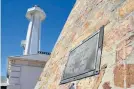  ?? Picture: www. nmbt.co.za ?? TOURIST MAGNET: The Donkin Reserve pyramid and lighthouse