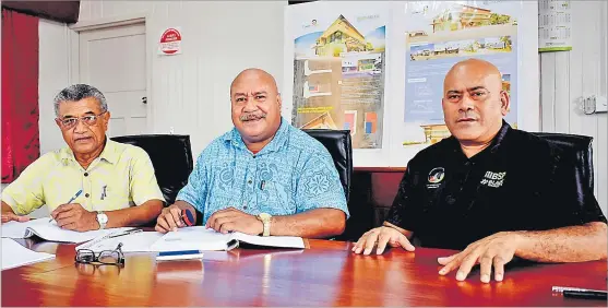  ?? Picture: ATU RASEA ?? Vanuabalav­u Vision Ltd Board member Saimoni Vuatalevu left, board chairman Kiniviliam­e Keteca and BSP representa­tive Matai Korosaya
during the signing of the new multimilli­on project to be constructe­d along Ratu Sukuna Rd, Nasese.