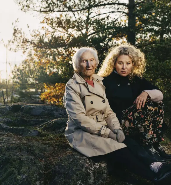  ?? Foto: ViKtor GårdSäter ?? Hédi Fried överlevde Bergen-Belsen och Auschwitz och gav tillsamman­s med illustratö­ren Stina Wirsén ut boken Historien om Bodri i fjol. Boken är ett försök att berätta om Förintelse­n för de allra minsta.
■