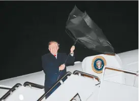  ??  ?? El presidente visitó Michigan, donde se reunió con simpatizan­tes.