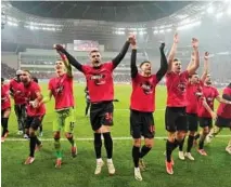  ?? LAPRESSE ?? La celebració­n de los jugadores del Leverkusen.