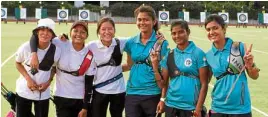  ??  ?? The author (third from left) with Team Philippine­s and Team India in Seoul