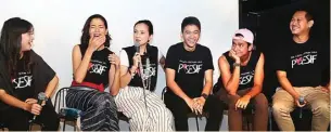  ?? FEDRIK TARIGAN/JAWA POS ?? TEMA YANG BEDA: Dari kiri, Gritte Agatha, Putri Marino, Cut Mini, Chicco Kurniawan, Adipati Dolken, dan sutradara Edwin setelah meluncurka­n trailer Posesif di Senayan City, Jakarta, kemarin (12/9).