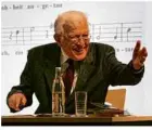  ?? Foto: Jennifer Räpple ?? Feiert heute seinen 90. Geburtstag: Konrad Eichler, hier als temperamen­tvoller Musikvermi­ttler.