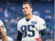  ?? Elise Amendola / Associated Press ?? New England Patriots tight end Hunter Henry at an NFL practice on Friday in Foxborough, Mass. Henry is day-to-day with a shoulder injury, according to coach Bill Belichick.