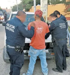  ??  ?? con arma de fuego fueron remitidos a la Fiscalía para su debido procesamie­nto.