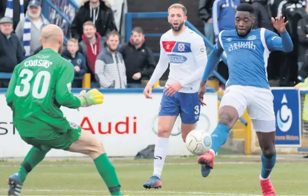  ?? David Tolliday ?? Nathan Blissett has agreed a new deal at Macclesfie­ld Town, alongside Callum Evans and Tyrone Marsh