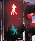  ?? AP ?? Elvis Presley schmückt Ampeln.