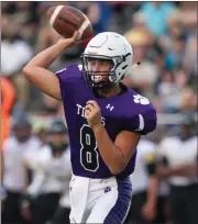  ?? Steven Eckhoff / Rome News-Tribune ?? Darlington’s Griffin Brewster throws downfield Friday.