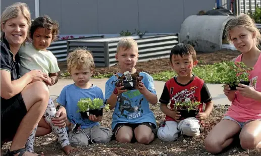  ??  ?? Linda Neville, left, Richa Lal, Joshua Keogh, Kade Neville, Eli Ho and Kayleigh Neville.
PHOTO: STEVE EDWARDS/FAIRFAX NZ