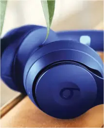  ??  ?? Mit dem Beats Solo Pro kündigte Apple den ersten On-ear-kopfhörer mit nativer Siri-unterstütz­ung an.