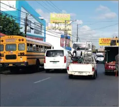  ??  ?? Avenida Vetilio Alfau Durán.